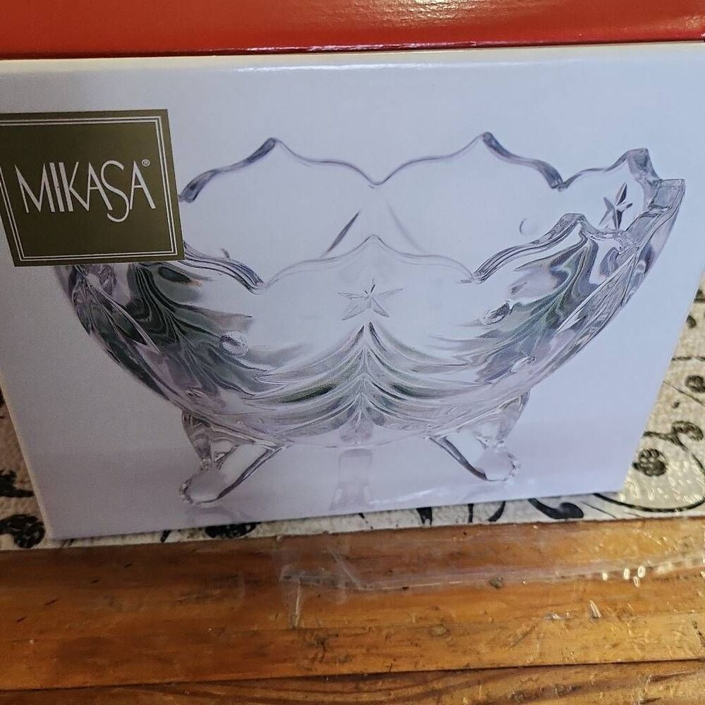 Mikasa Holiday Evergreen Emerald Bowl